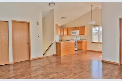 2527 Sheehan Drive #202, Naperville, IL 60564 - Photo 5