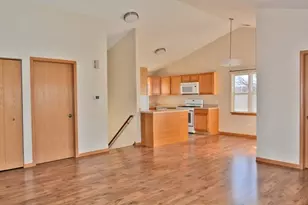 2527 Sheehan Dr, Naperville, IL 60564 - Photo 5