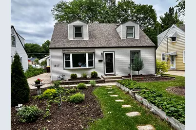 1907 W Pearl Avenue, Rockford, IL 61103 - Photo 1