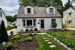 1907 W Pearl Ave, Rockford, IL 61103 - Photo 1