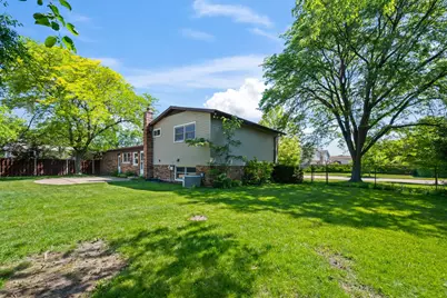 515 W Tanglewood Drive, Arlington Heights, IL 60004 - Photo 13
