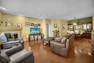 606 Scott Ct, Fox Lake, IL 60020 - Photo 3