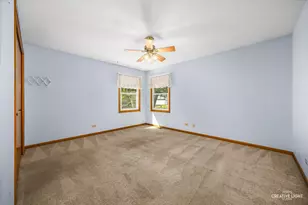 995 Blackhawk Dr, Elgin, IL 60120 - Photo 11