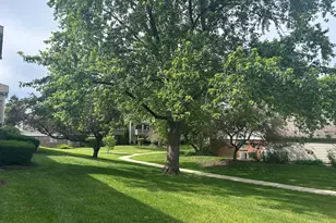 93 Lambert Dr, Schaumburg, IL 60193 - Photo 15