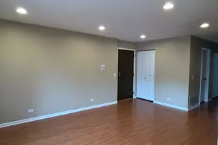 93 Lambert Dr, Schaumburg, IL 60193 - Photo 3