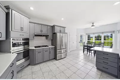 22W133 Glenrise Court, Glen Ellyn, IL 60137 - Photo 11