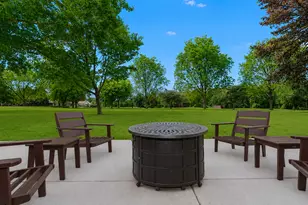 743 Parkview Ct, Roselle, IL 60172 - Photo 35