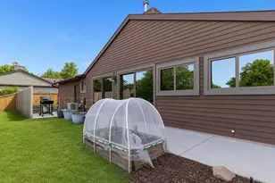 743 Parkview Ct, Roselle, IL 60172 - Photo 33