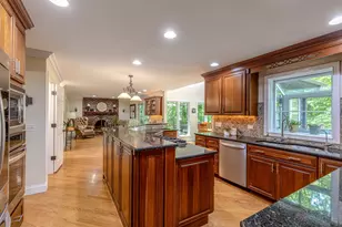 28588 N Tanglewood Ct, Libertyville, IL 60048 - Photo 11