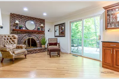 28588 N Tanglewood Court, Libertyville, IL 60048 - Photo 17