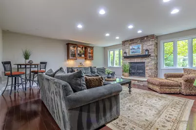 28588 N Tanglewood Court, Libertyville, IL 60048 - Photo 21