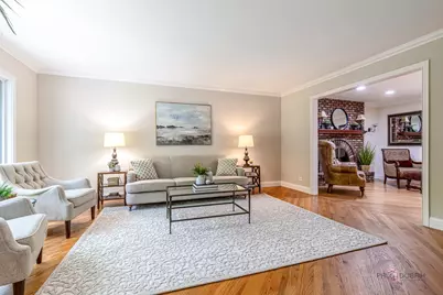 28588 N Tanglewood Court, Libertyville, IL 60048 - Photo 7