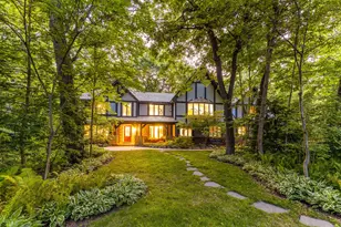28588 N Tanglewood Ct, Libertyville, IL 60048 - Photo 1