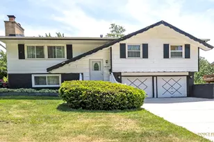 1425 Concord Ln, Schaumburg, IL 60193 - Photo 1