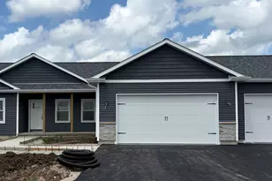 525 W Dimon St, Rochelle, IL 61068 - Photo 1