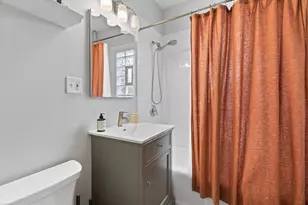 2541 W Argyle St, Chicago, IL 60625 - Photo 5