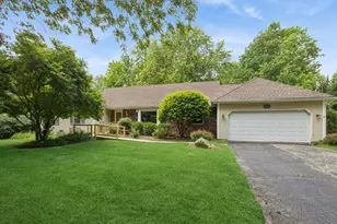 730 Yorktown Dr, Algonquin, IL 60102 - Photo 1