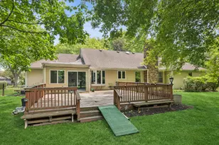 730 Yorktown Dr, Algonquin, IL 60102 - Photo 3