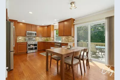 319 E Camden Lane, Round Lake Beach, IL 60073 - Photo 9