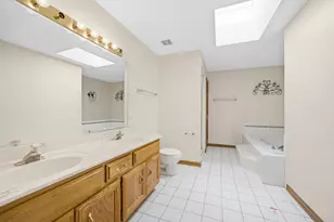 4807 Clearwater Ln, Naperville, IL 60564 - Photo 15