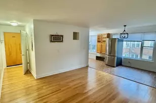 2424 W Estes Ave, Chicago, IL 60645 - Photo 5