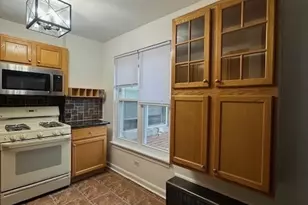 2424 W Estes Ave, Chicago, IL 60645 - Photo 11