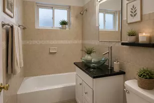 2424 W Estes Ave, Chicago, IL 60645 - Photo 15