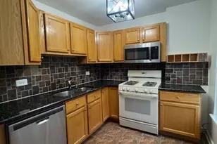 2424 W Estes Ave, Chicago, IL 60645 - Photo 9