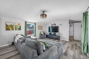 126 7th Ave, Bartlett, IL 60103 - Photo 7