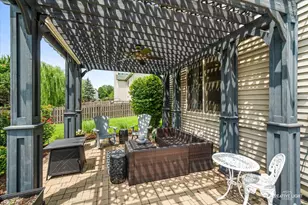 386 Essex Dr, Oswego, IL 60543 - Photo 29