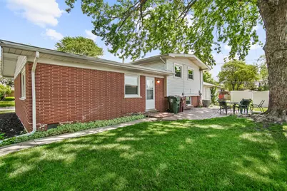 178 W Normandy Drive, Chicago Heights, IL 60411 - Photo 3