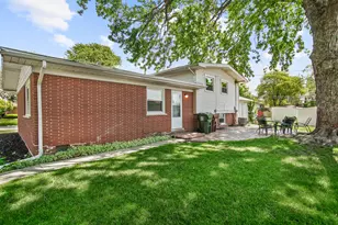 178 W Normandy Dr, Chicago Heights, IL 60411 - Photo 3