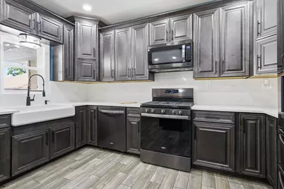 223 E Michigan Avenue, Pontiac, IL 61764 - Photo 3