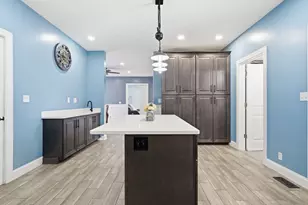 223 E Michigan Ave, Pontiac, IL 61764 - Photo 7