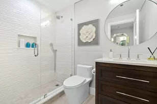 270 E Pearson St, Chicago, IL 60611 - Photo 21