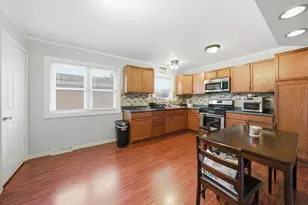 14325 Tripp Ave, Midlothian, IL 60445 - Photo 7