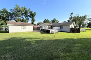 1200 Academy St, Eldorado, IL 62930 - Photo 25