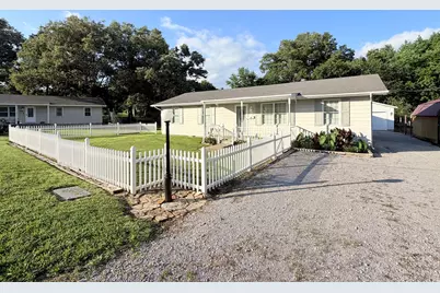 1200 Academy Street, Eldorado, IL 62930 - Photo 7