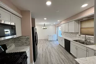 502 Powers Ct, Yorkville, IL 60560 - Photo 7