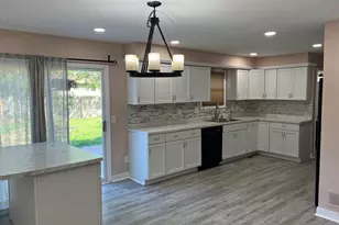 502 Powers Ct, Yorkville, IL 60560 - Photo 5
