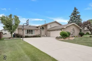 11621 Brookshire Dr, Orland Park, IL 60467 - Photo 1
