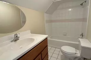 418 St Charles St, Elgin, IL 60120 - Photo 7