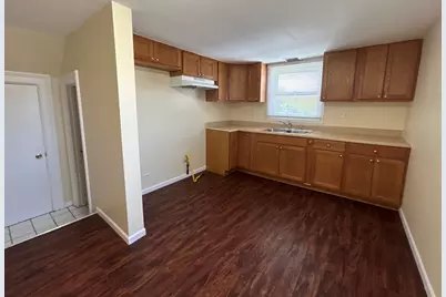 418 Saint Charles Street #B, Elgin, IL 60120 - Photo 5