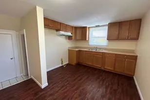 418 St Charles St, Elgin, IL 60120 - Photo 5