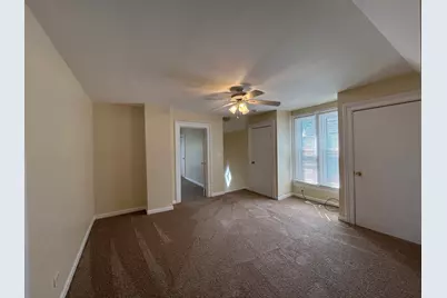 418 Saint Charles Street #B, Elgin, IL 60120 - Photo 5