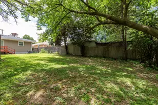 2528 Lucia Ave, Waukegan, IL 60085 - Photo 35