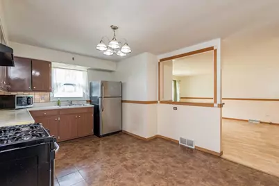 2528 Lucia Avenue, Waukegan, IL 60085 - Photo 9