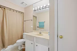 15719 Peggy Ln, Oak Forest, IL 60452 - Photo 9