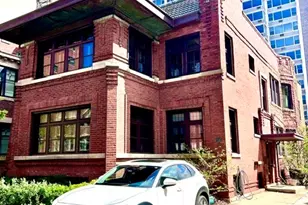 717 W Junior Terrace, Chicago, IL 60613 - Photo 1