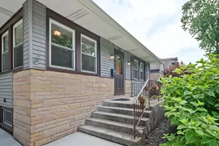 389 Addison Rd, Riverside, IL 60546 - Photo 3